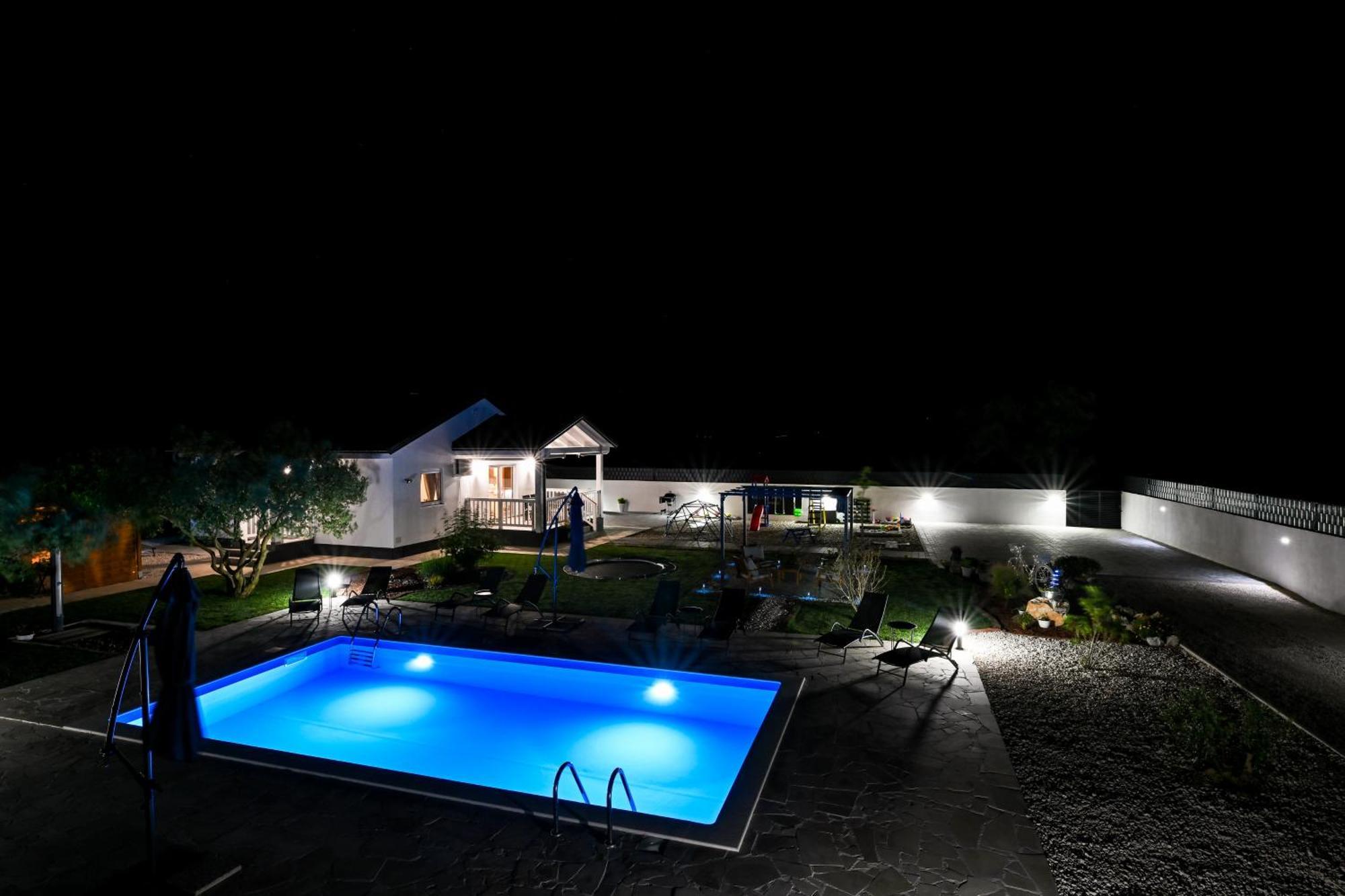 Holiday Home Aprilis With Pool, Jacuzzi And Sauna Galovac  Luaran gambar