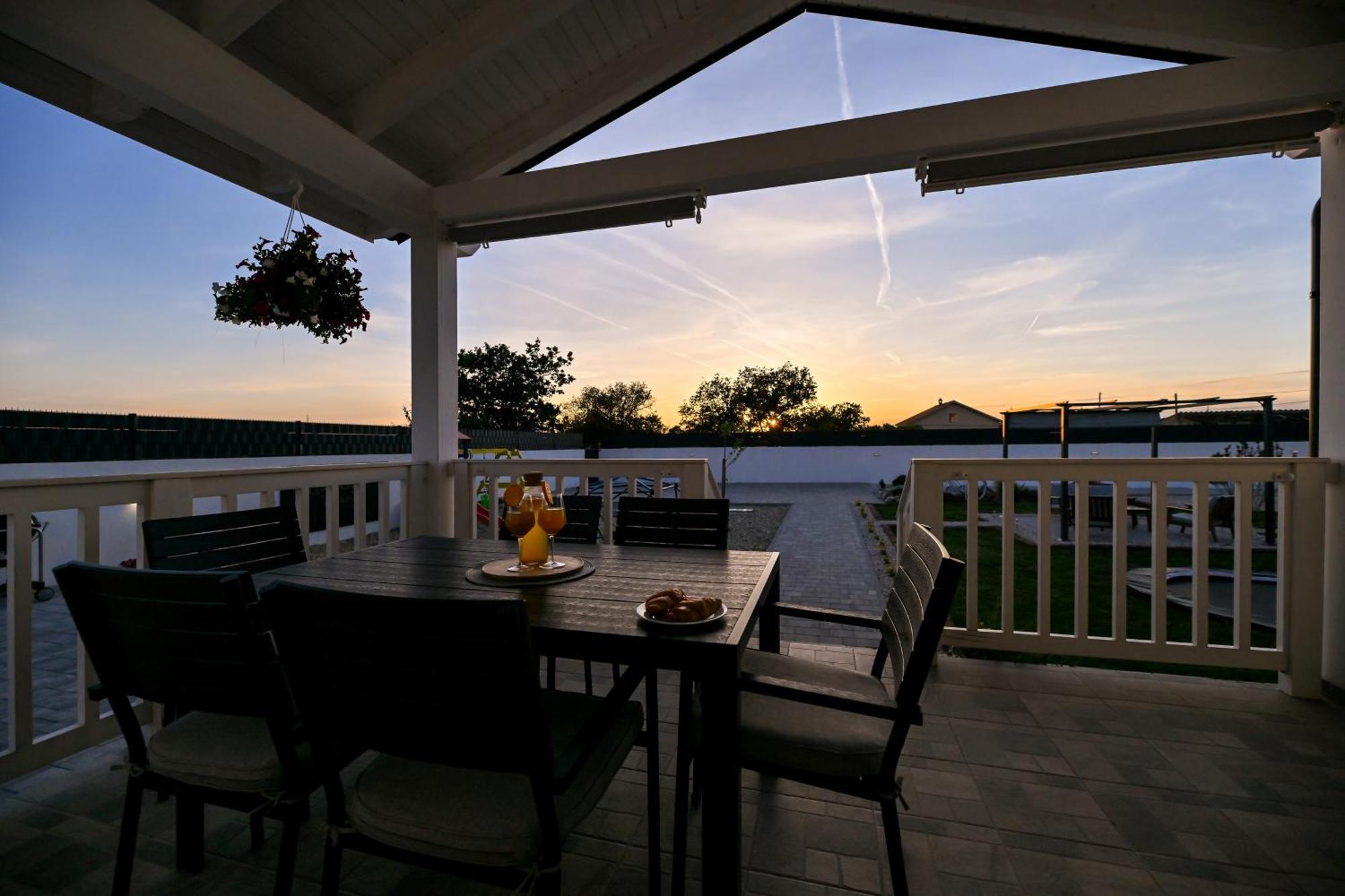 Holiday Home Aprilis With Pool, Jacuzzi And Sauna Galovac  Luaran gambar