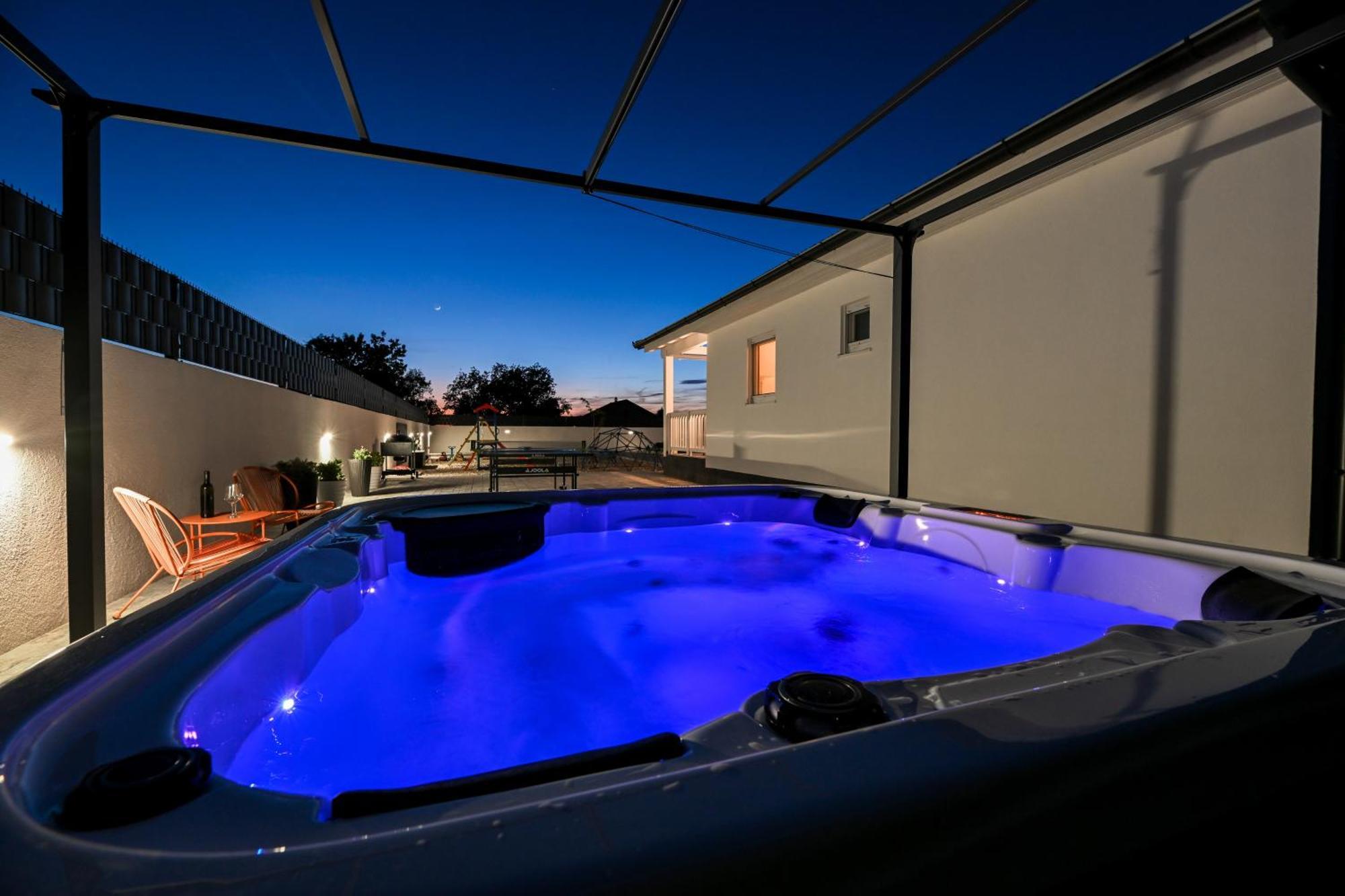 Holiday Home Aprilis With Pool, Jacuzzi And Sauna Galovac  Luaran gambar