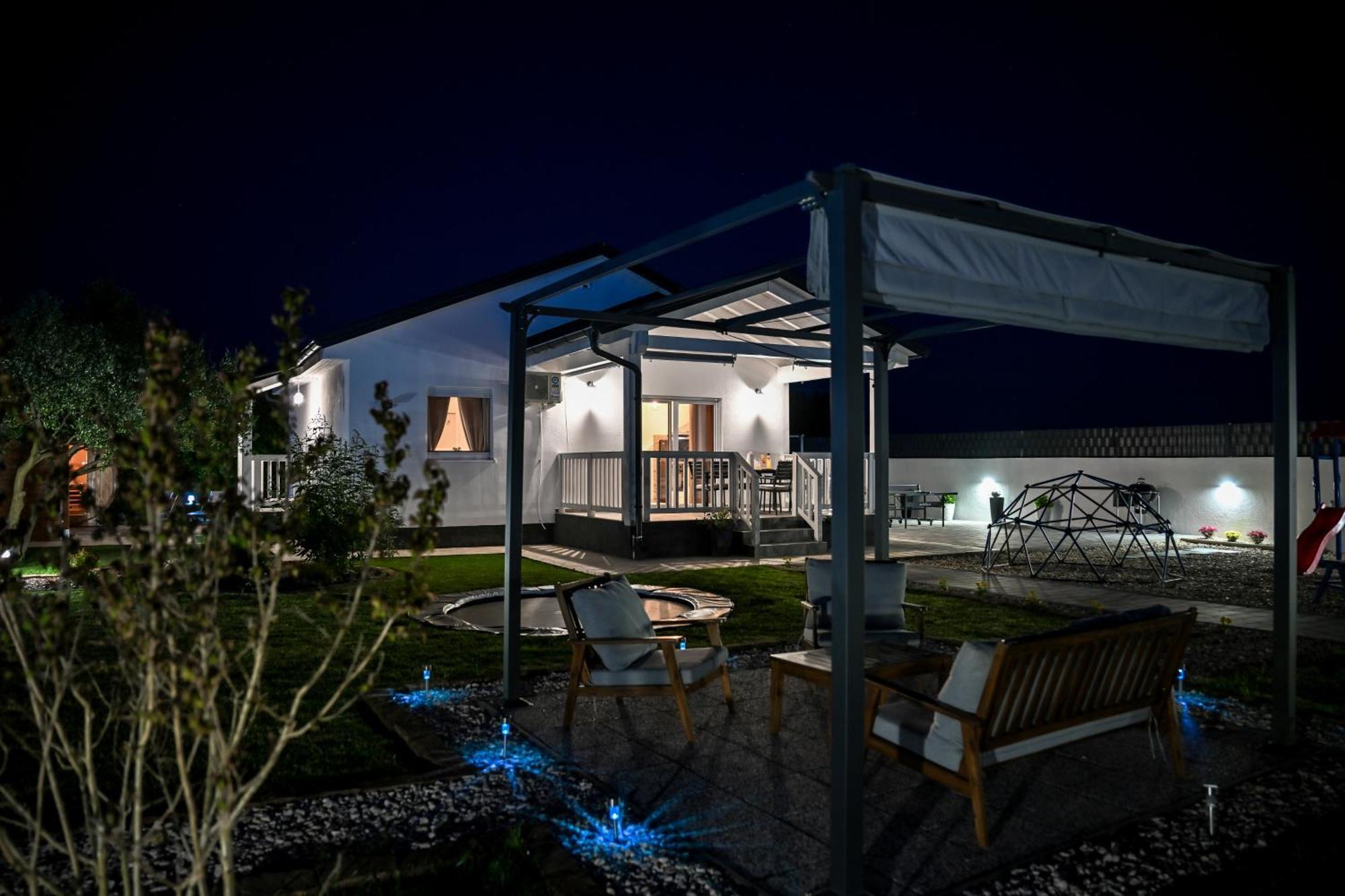 Holiday Home Aprilis With Pool, Jacuzzi And Sauna Galovac  Luaran gambar