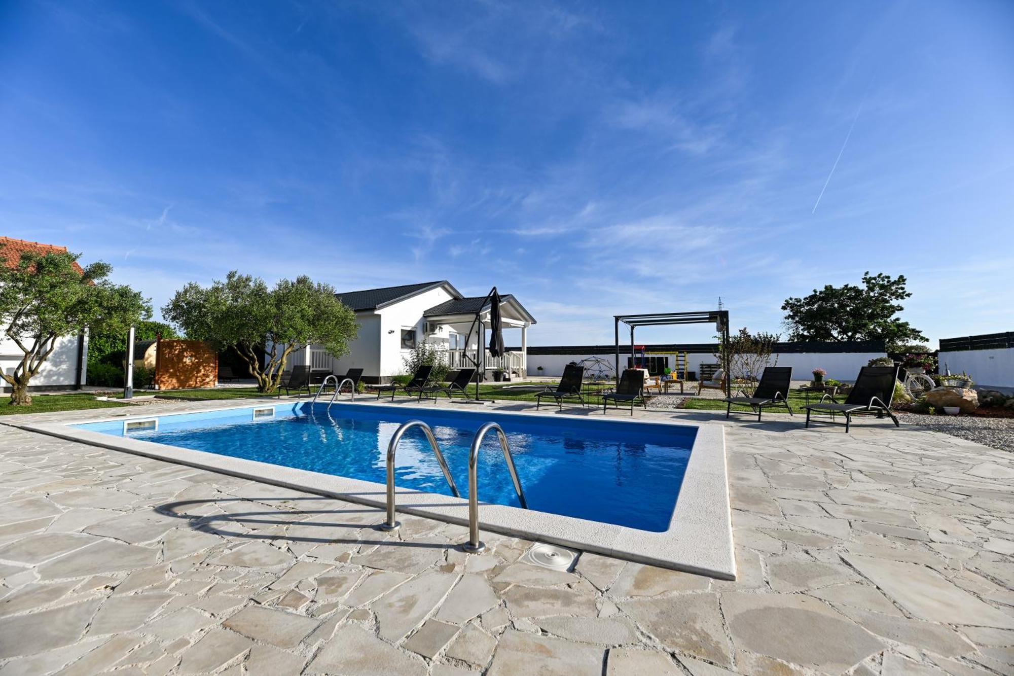 Holiday Home Aprilis With Pool, Jacuzzi And Sauna Galovac  Luaran gambar