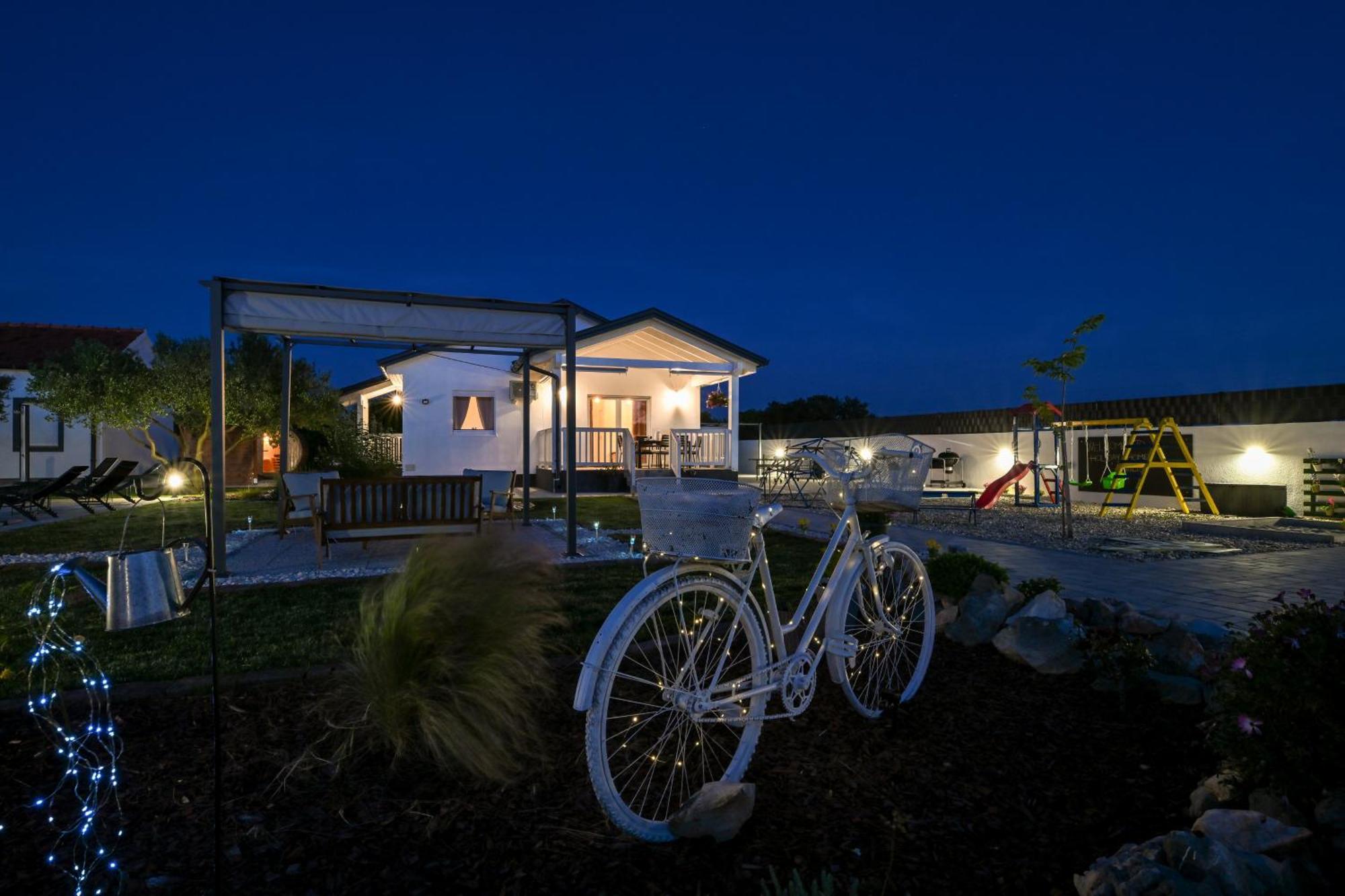Holiday Home Aprilis With Pool, Jacuzzi And Sauna Galovac  Luaran gambar