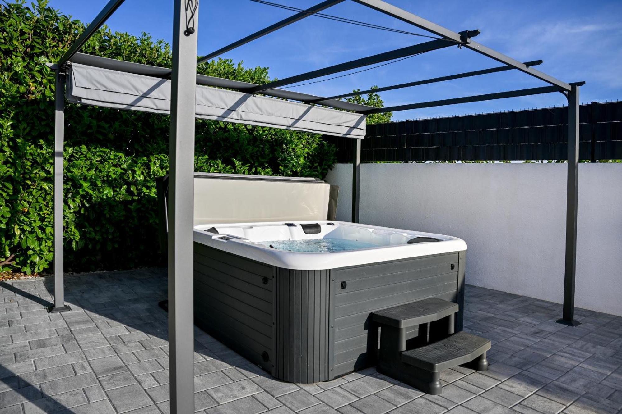 Holiday Home Aprilis With Pool, Jacuzzi And Sauna Galovac  Luaran gambar